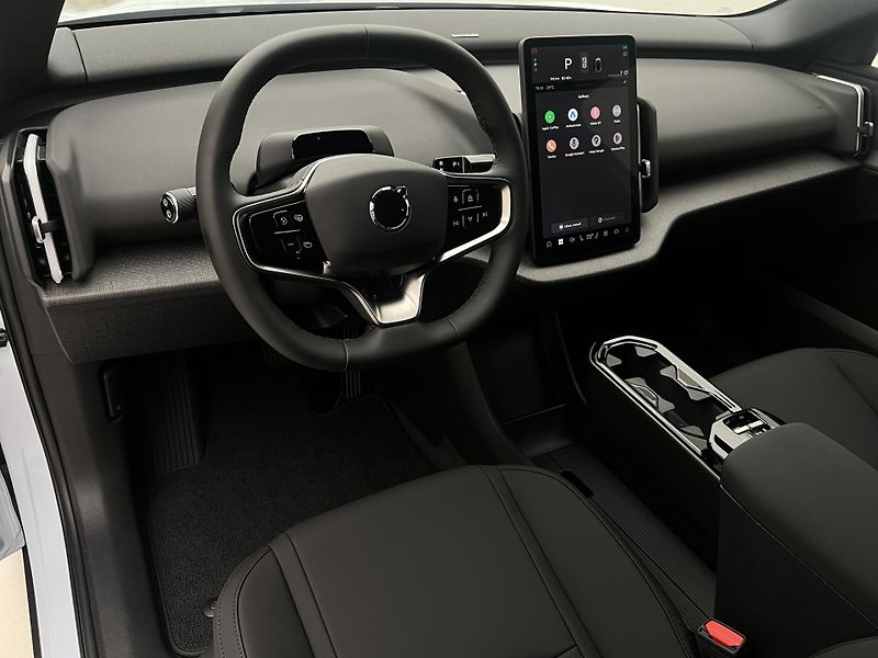 Volvo EX30 (2026) EX30 P8 AWD electric PLUS - fotka 4 z 47
