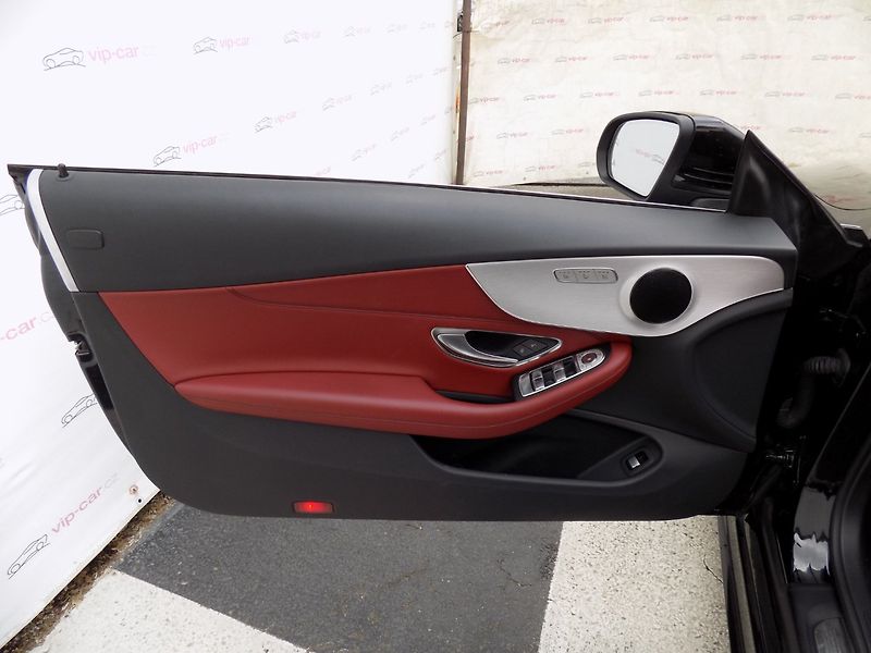 Mercedes-Benz Třídy C (2021) 400/AMG-Line/4-M/Full-Led/ - fotka 24 z 44