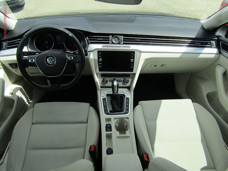 Volkswagen Passat (2018) 1.4TSi, DSG, výhřev sed. - fotka 8 z 19