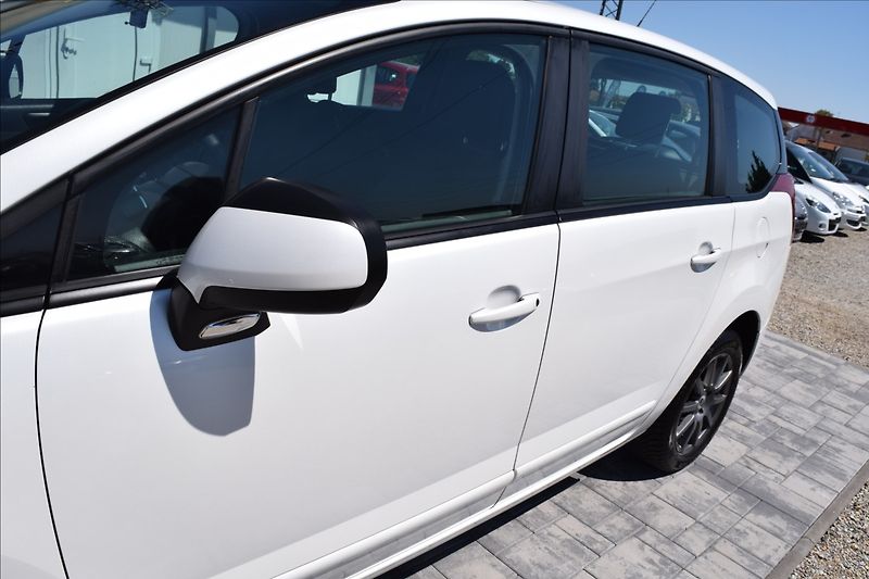 Peugeot 5008 1,6 HDI 84KW AUTOMAT PO SERVIS - fotka 8 z 49