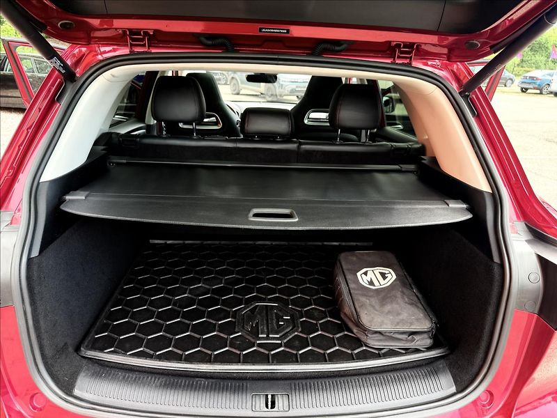 MG EHS 1,5 PHEV LUXURY - fotka 25 z 31