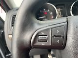 Škoda Yeti (2011) 1.2 TSi, Experience, panor - náhled 16