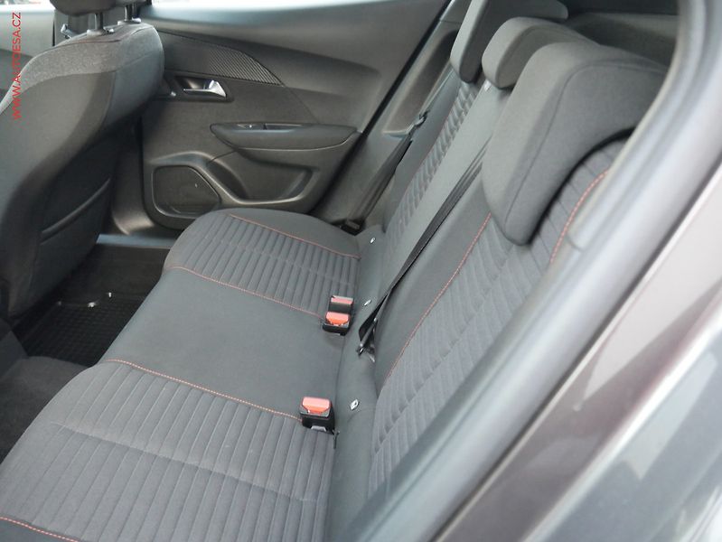 Peugeot 2008 (2020) 1.2 PT, 2.maj,ČR, AC, temp - fotka 10 z 17