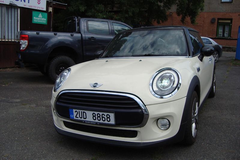 Mini Cooper (2017) 1.5 D, AUTOMAT - fotka 11 z 66