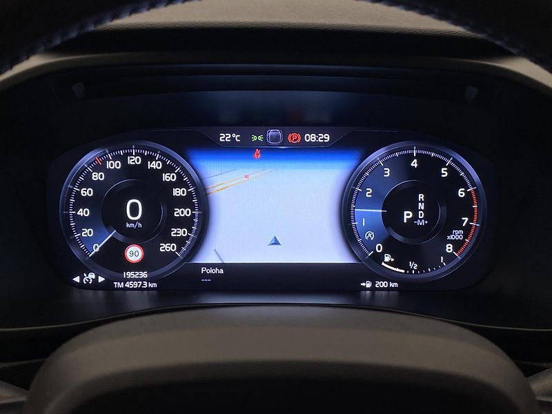 Volvo XC40 T5 AWD MOMENTUM AUT - fotka 36 z 45
