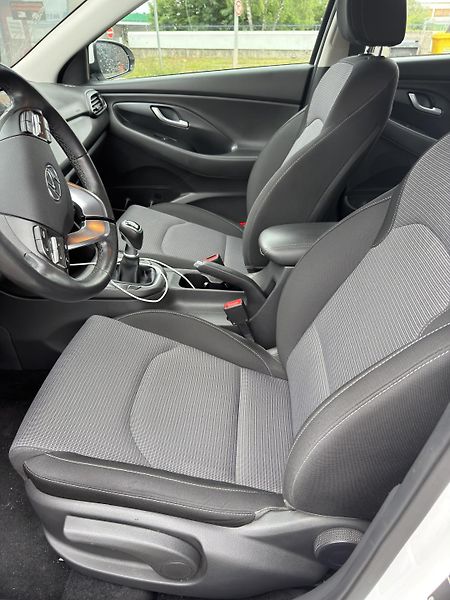 Hyundai i30 (2021) Hyundai i30 1.0 T-GDI 88 kW - fotka 14 z 18