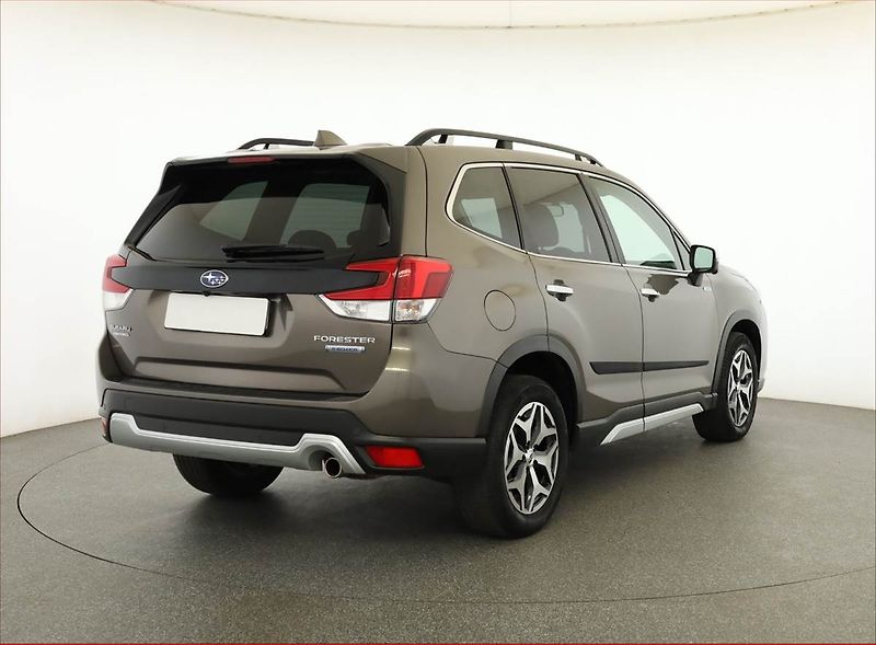 Subaru Forester (2020) 2.0 e-Boxer MHEV - fotka 5 z 19