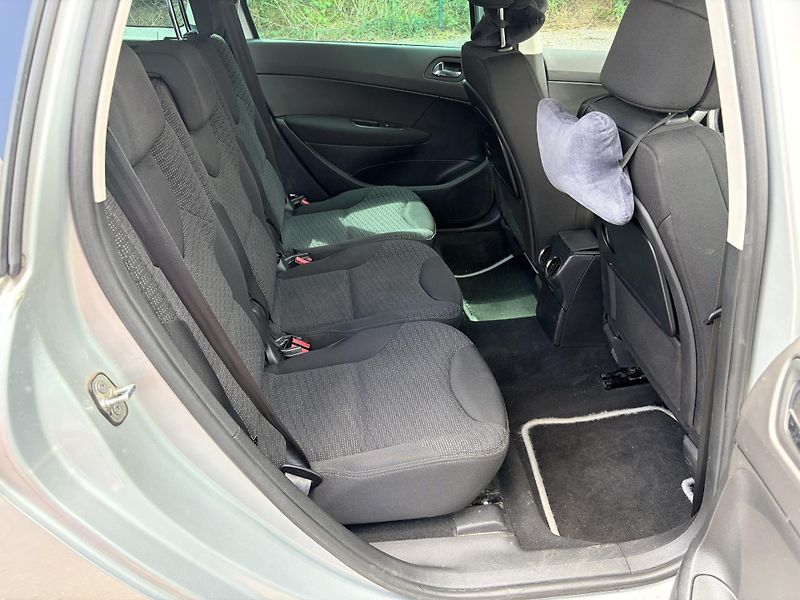 Peugeot 308 SW 1.6HDI TAŽNÉ - fotka 22 z 27