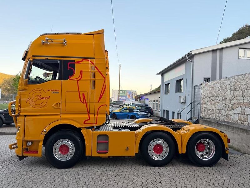 MAN TGX (2022) 26.640 6x2 tahač EURO 6 - fotka 4 z 22