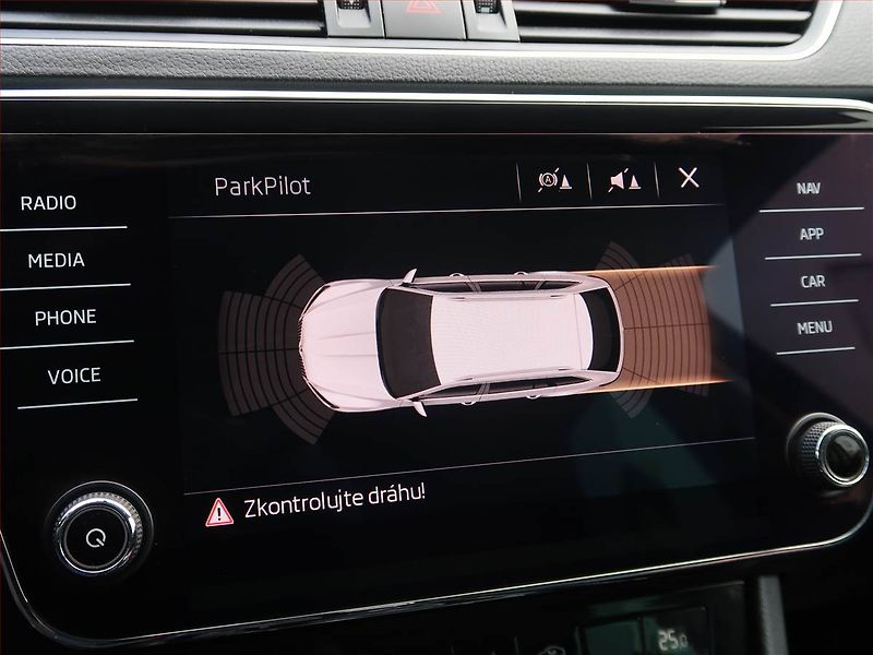 Škoda Superb (2019) 2.0 TDI, Automat, Navi - fotka 22 z 23