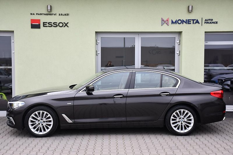 BMW Řada 5 540i xD LUXURY LINE HUD - fotka 11 z 35