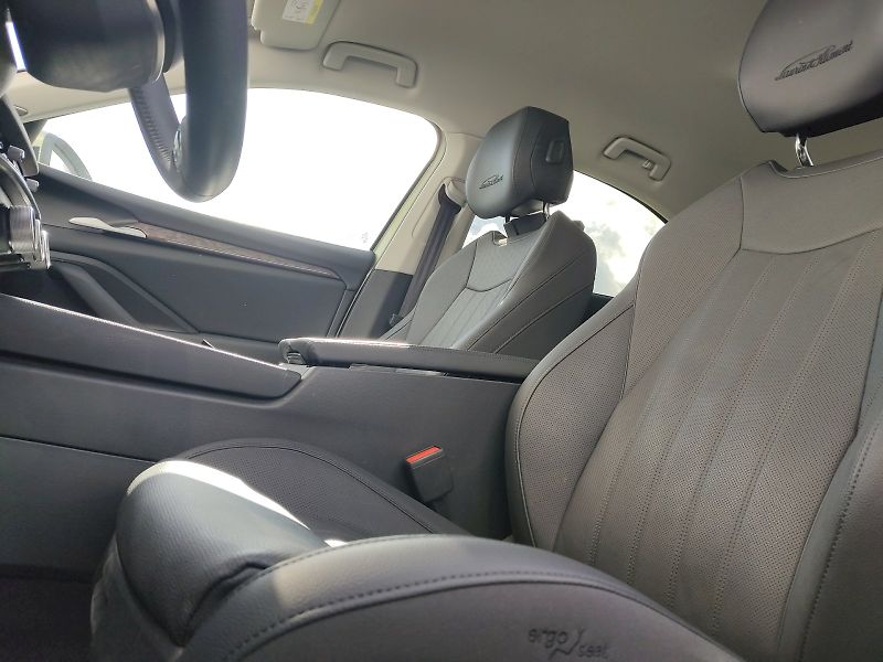 Škoda Superb (2025) L&K 2,0 Tdi 142 Kw 4x4 DSG - fotka 26 z 41