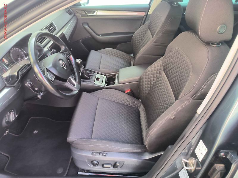 Škoda Superb (2019) 2.0 TDi, navi, bixen - fotka 9 z 27