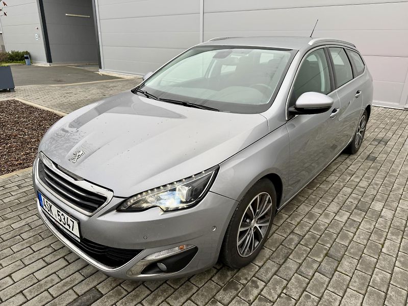 Peugeot 308 (2016) 1.6 BLUE HDI ALLURE KOUP. ČR - fotka 3 z 19