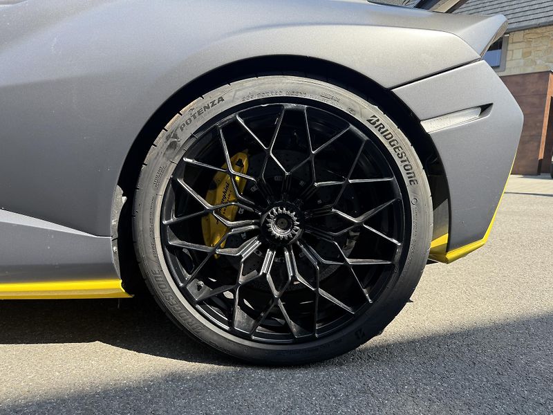 Lamborghini Huracán STO - 60 ANNIVERSARIO - fotka 22 z 37