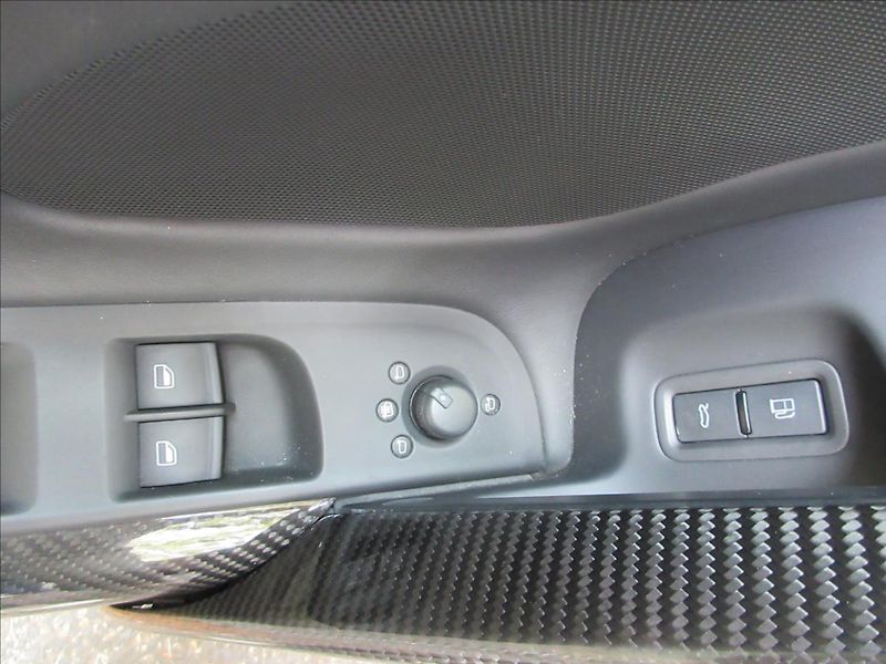 Audi R8 4,2 47tis. Km, Carbon, Top pův - fotka 21 z 28