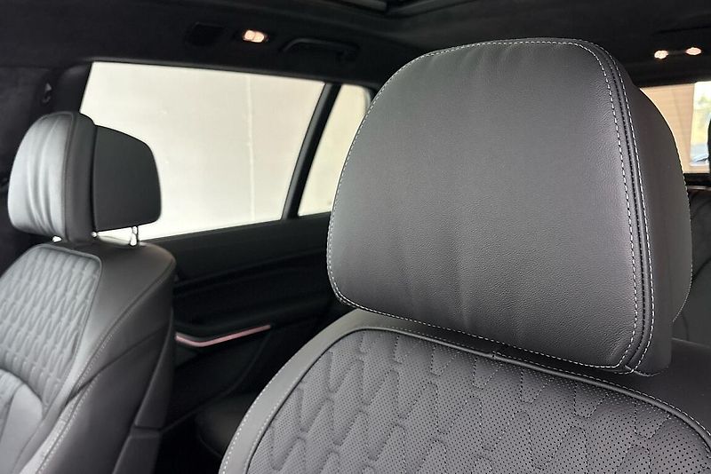 BMW X7 xDrive40d - fotka 7 z 24