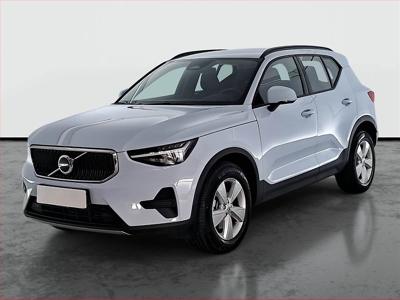 Volvo XC40 (2026) Plus B3 - fotka 2 z 20