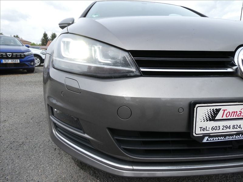 Volkswagen Golf 1,4 TSi 103kW DSG,webasto,xeno - fotka 5 z 50