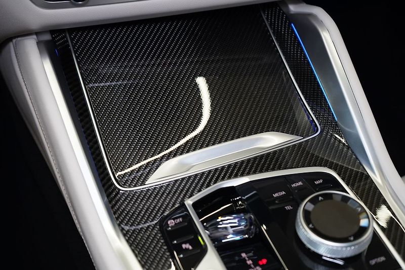 BMW X6 30d xDrive, Vzudch, Masáž - fotka 38 z 47