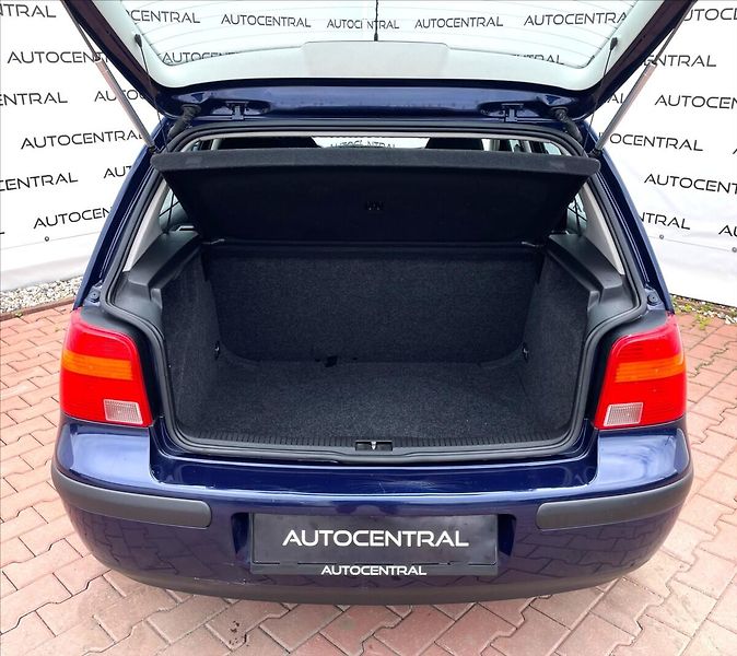 Volkswagen Golf 1,4 i 16v 55kw servis - fotka 10 z 21