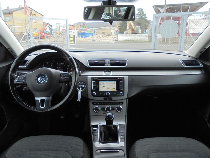Volkswagen Passat (2013) 2.0TDI-103kw-NAVIGACE-ROZVODY - fotka 9 z 11