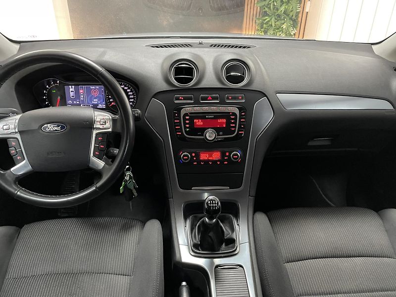 Ford Mondeo 1.6 i 118kW ČR SERVISKA  - fotka 21 z 25