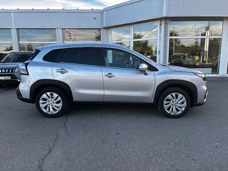 Suzuki S-Cross 4x4 Premium - fotka 8 z 10