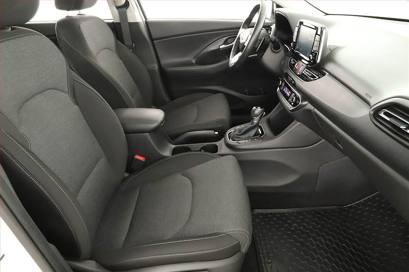 Hyundai i30 (2023) Comfort 1.0 T-GDI, Automat, ČR - fotka 7 z 14