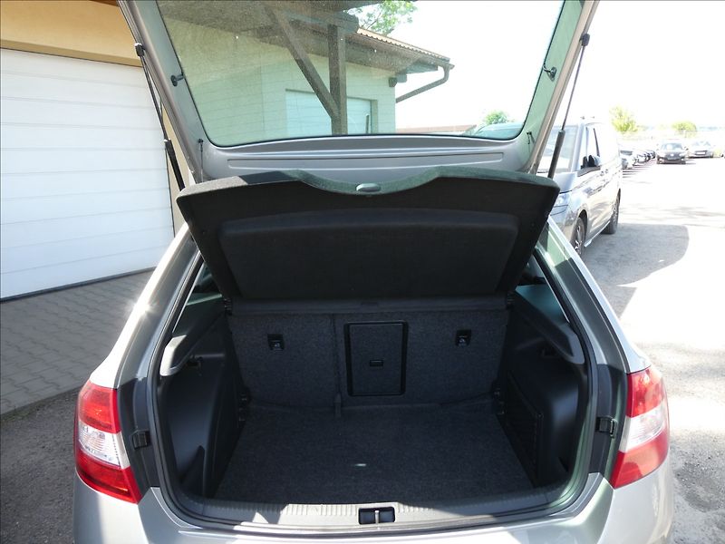 Škoda Rapid 1,4 TSi 90kW 1.majitel, DSG - fotka 19 z 41