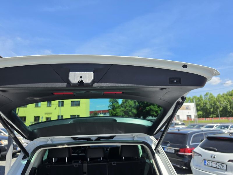 Volkswagen Touareg 3.0 TDI 4Motion Dyn Aud R-Line - fotka 6 z 24