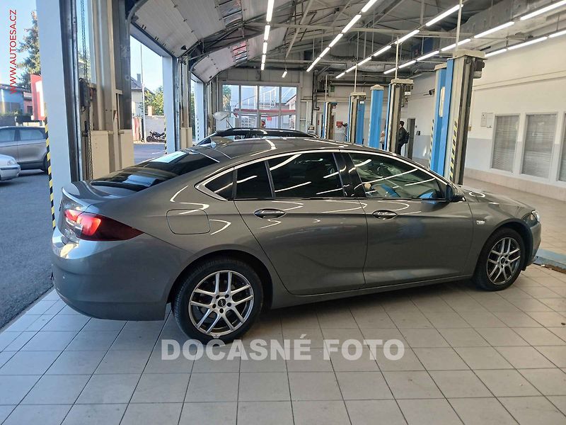 Opel Insignia (2017) 1.5 T, navi, LED, headUP - fotka 3 z 3