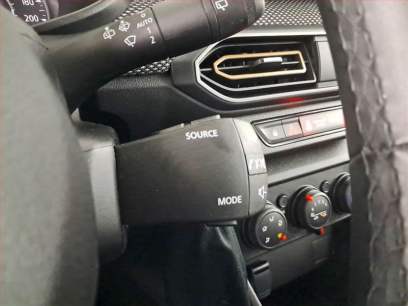 Dacia Sandero (2024) 1.0 TCe, LPG, ČR,1.maj - fotka 18 z 20