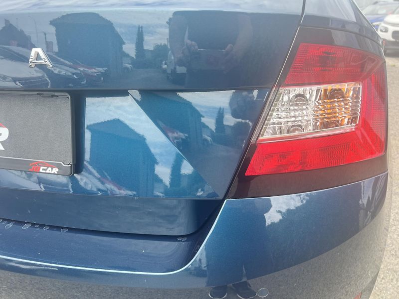Škoda Fabia 1.0TSi 70kw KAMERA TEMPOMAT - fotka 43 z 43