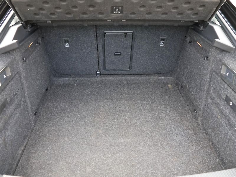 Škoda Superb 2,0 TDI 140kW DSG L&K 4x4 CZ - fotka 10 z 40