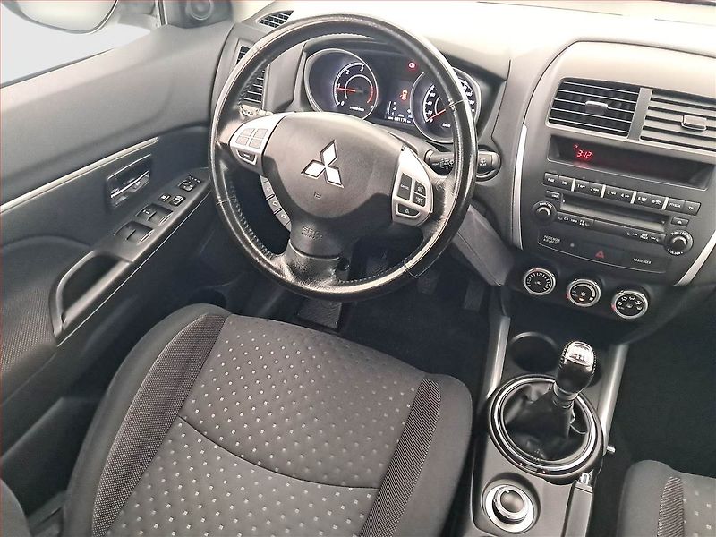 Mitsubishi ASX (2011) 1.8 DI-D MIVEC, 4X4, ČR,1.maj - fotka 7 z 16