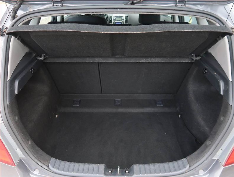 Hyundai i30 (2008) 1.4 CVVT, po STK, Klima - fotka 13 z 16