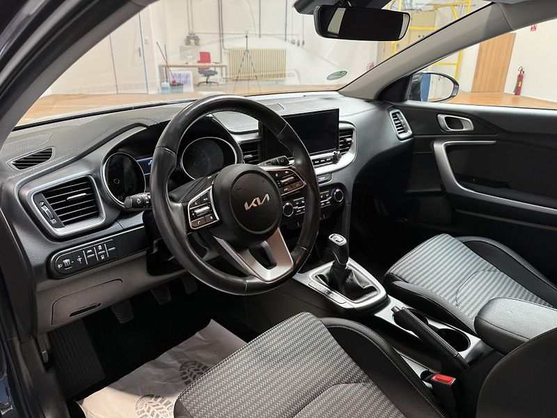Kia Ceed 1.5 T-GDI 118kW Top SW - fotka 5 z 13