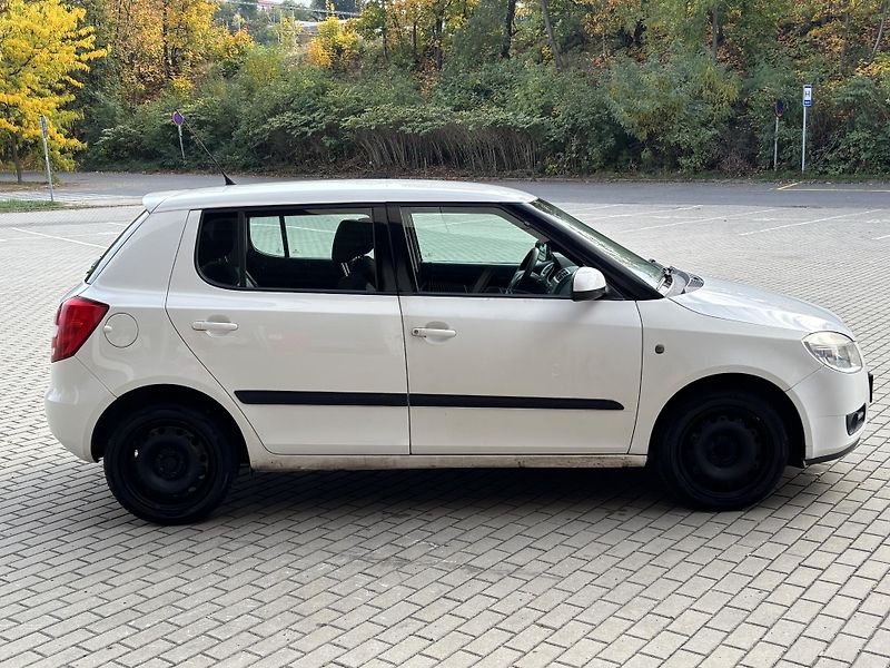 Škoda Fabia (2007) 1.2i 51kw  - fotka 6 z 17