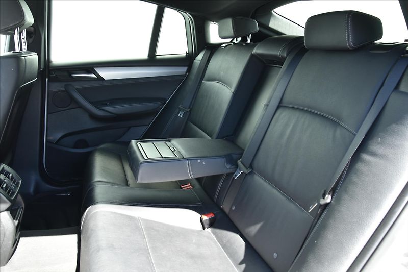 BMW X4 xDrive 30d 190kW M PAKET - fotka 10 z 31