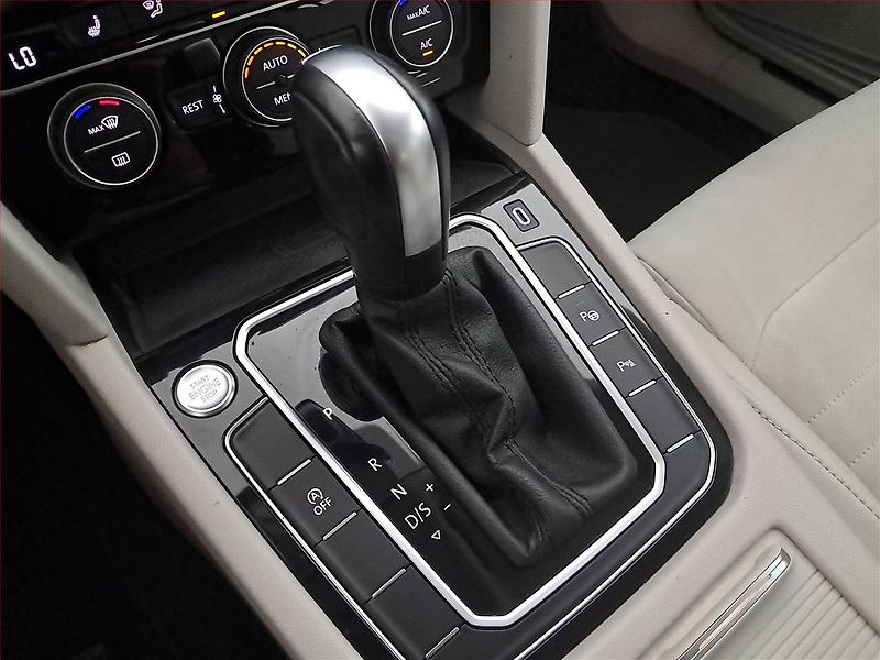 Volkswagen Passat (2019) 1.6 TDI, Automat, Kůže, Navi - fotka 21 z 25