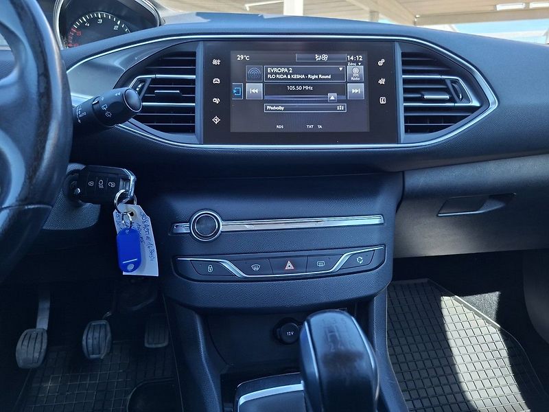 Peugeot 308 ACTIVE 1.6 BHDI 100k M5 - fotka 20 z 24