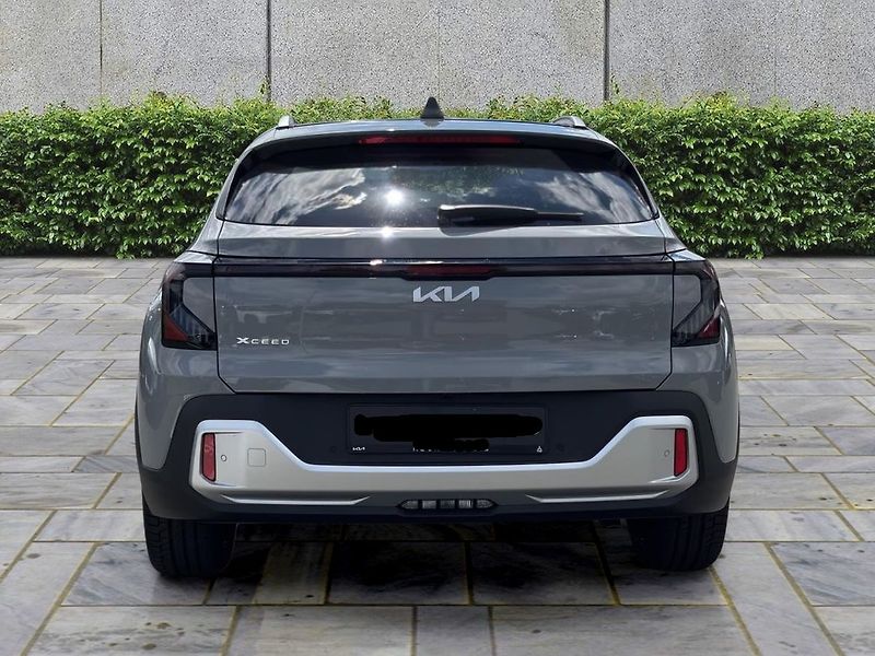 Kia Ceed (2026) 1,6 T-GDi GPF 7DCT TOP 110 KW - fotka 5 z 12
