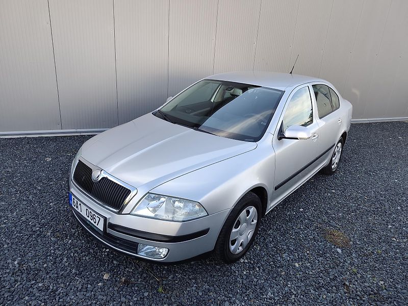 Škoda Octavia II,1.6MPi,SERVISNÍ KNIHA,ČR - fotka 2 z 23