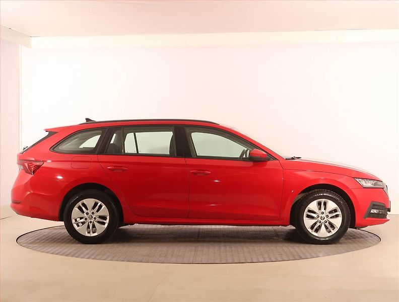 Škoda Octavia (2021) 1.0 TSI, Serv.kniha, Navi - fotka 6 z 26