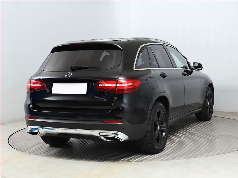 Mercedes-Benz GLC (2016) 220 d 4MATIC, 4X4 - fotka 5 z 22