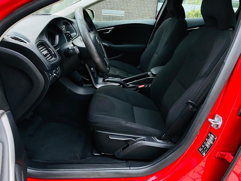 Volvo V40 2.0D3 AUT CROSS COUNTRY TAŽNÉ - fotka 25 z 40