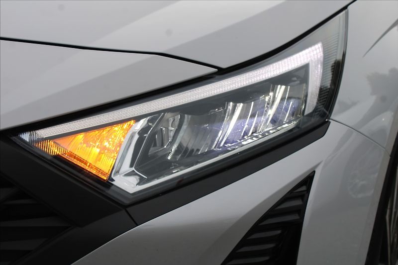 Hyundai i20 1,2 i  NOVÉ V ČR,SMART - fotka 29 z 30