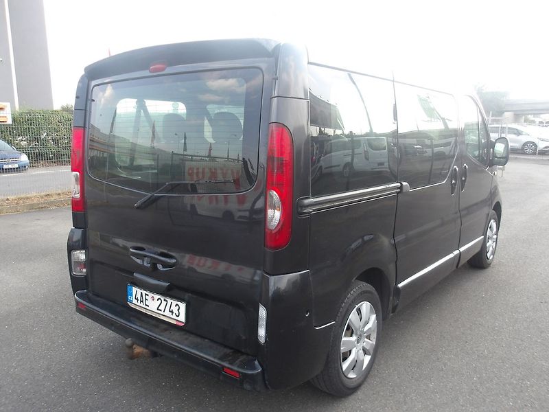 Renault Trafic 2,0DCi 8 MÍST SERVISOVANÉ !!! - fotka 8 z 30