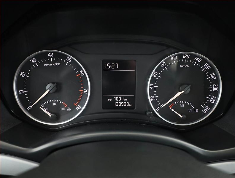 Škoda Octavia (2009) 1.6, Tempomat - fotka 8 z 12